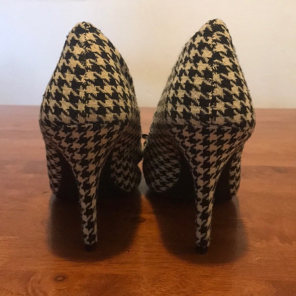 Apt 9 heels - Picture 2 of 3